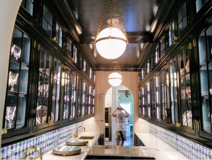 Butler pantry pendant lighting